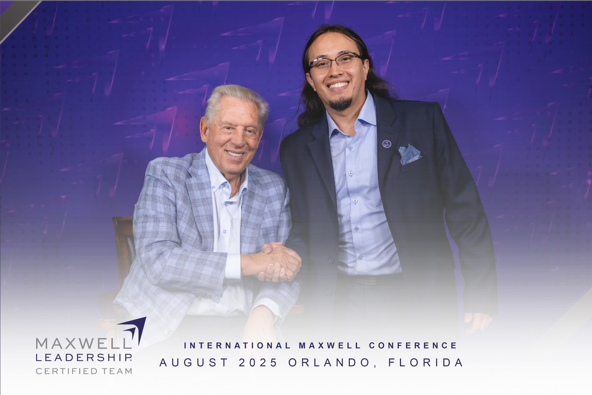 Juan Carlos con John Maxwell · International Maxwell Conference 2025